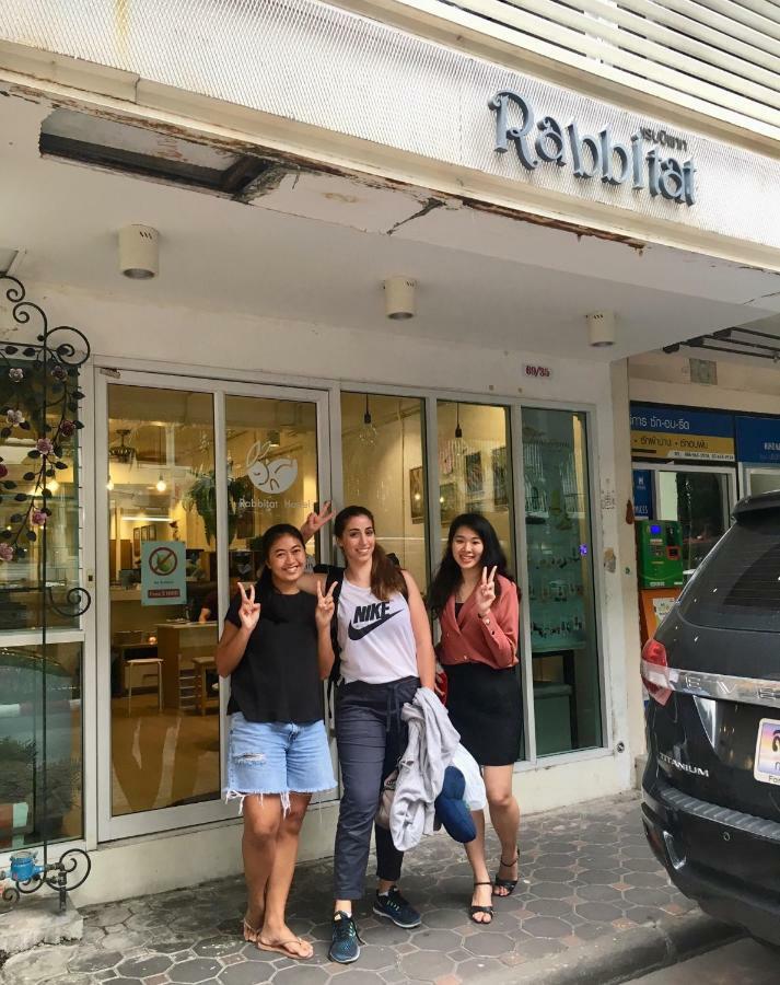 Rabbitat Pansiyon Bangkok Dış mekan fotoğraf