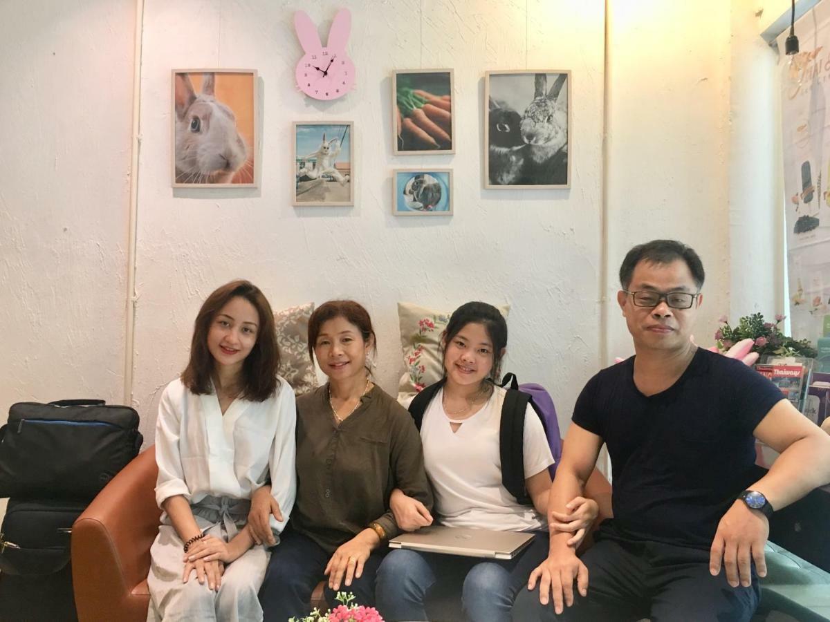 Rabbitat Pansiyon Bangkok Dış mekan fotoğraf