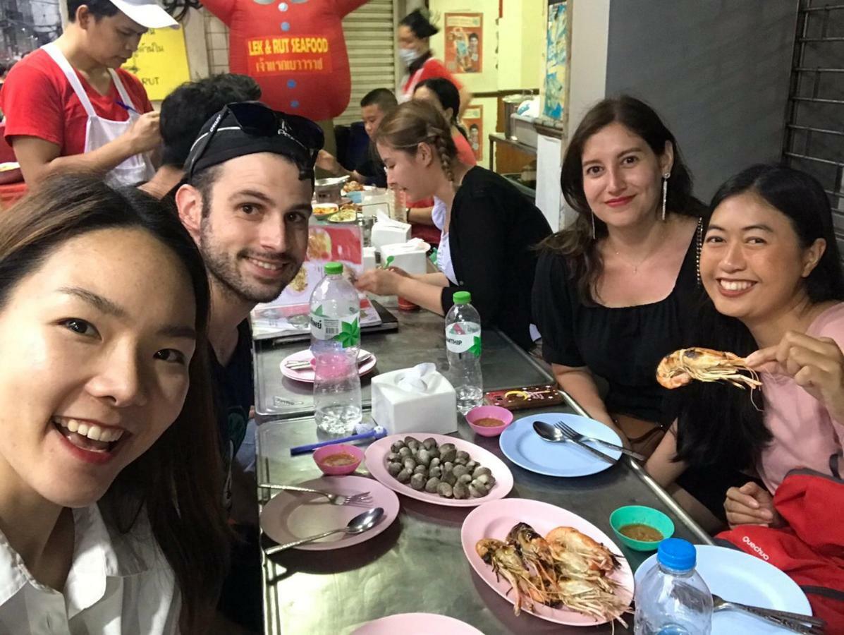Rabbitat Pansiyon Bangkok Dış mekan fotoğraf
