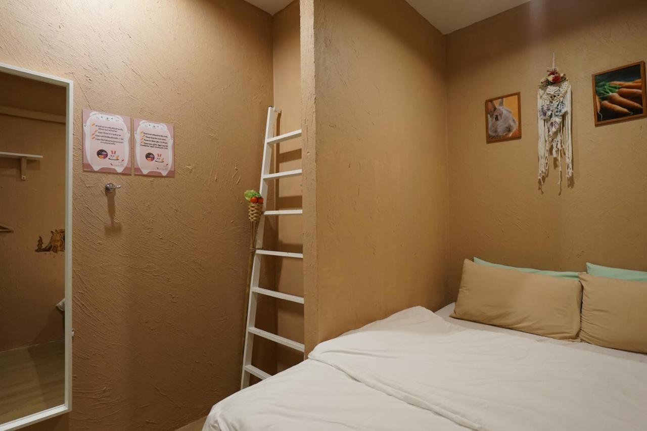 Rabbitat Pansiyon Bangkok Dış mekan fotoğraf