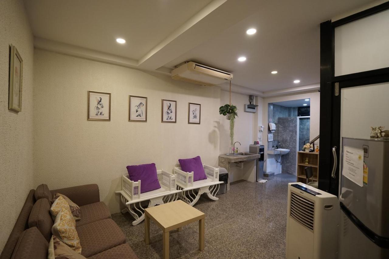 Rabbitat Pansiyon Bangkok Dış mekan fotoğraf
