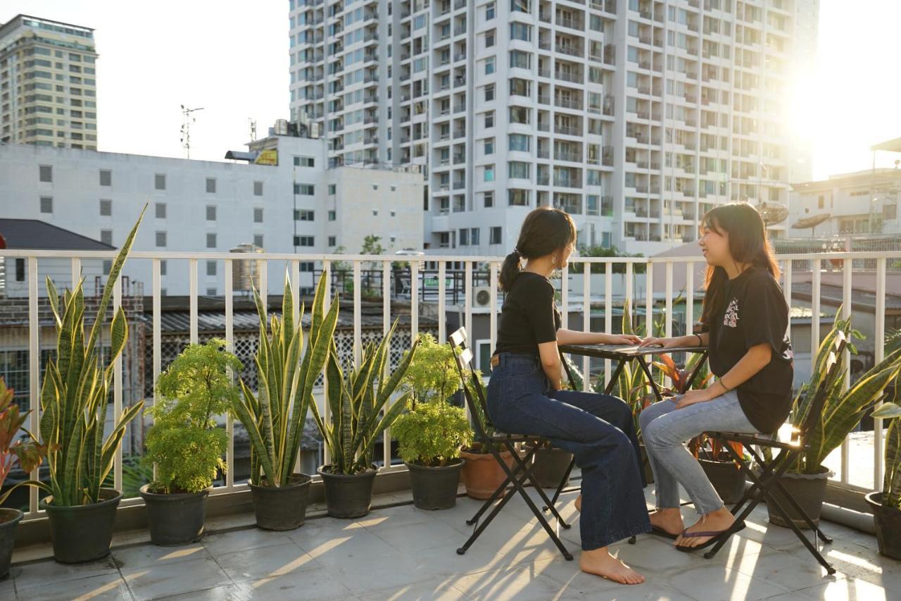 Rabbitat Pansiyon Bangkok Dış mekan fotoğraf